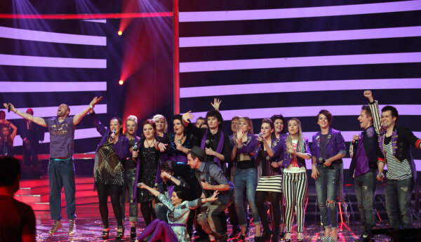 Wszyscy uczestnicy drugiej edycji ma scenie